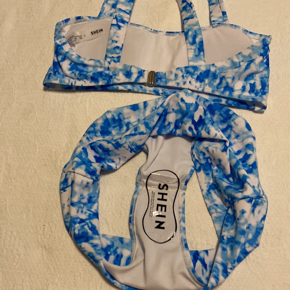 Shein Bikini 3 Piece! Size Medium/Large - Picture 8 of 10
